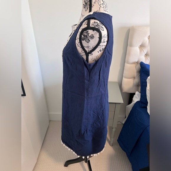 Blue Dress with Lace Details - Picture 3 of 8